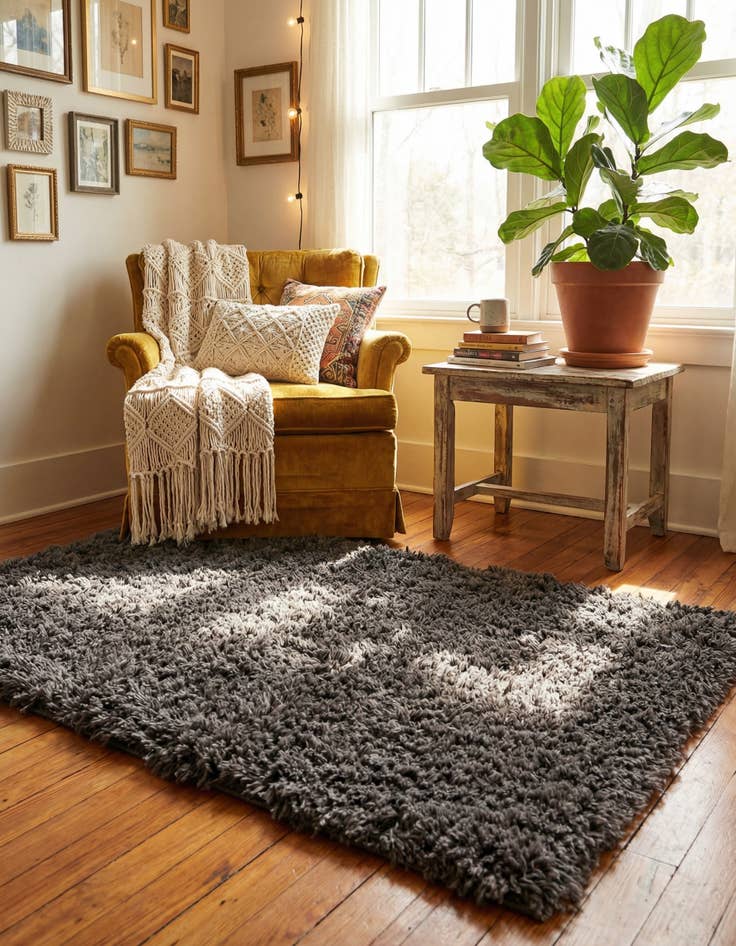 Detail image of 3' 3 x 5' 3 Marilyn Monroe&trade; Shag Rug