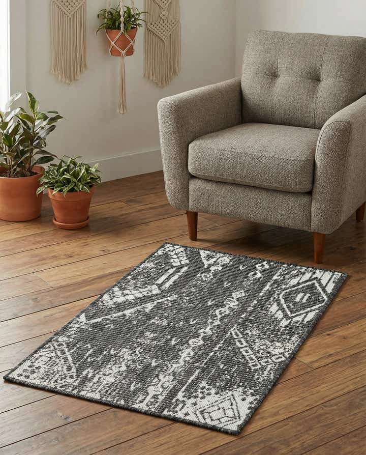 2' x 3' Easy-Clean Bohemian Indoor / Outdoor Rug