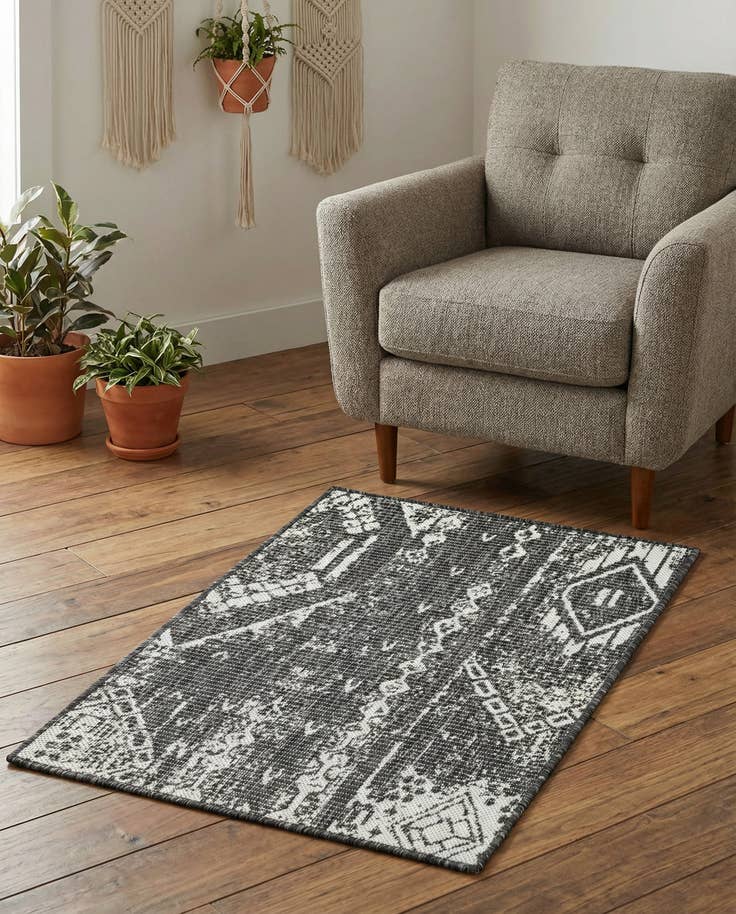Detail image of 2' x 3' Easy-Clean Bohemian Indoor / Outdoor Rug