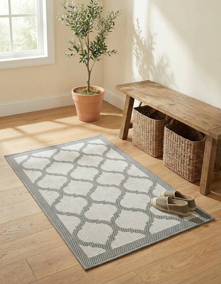 Detail image of 2' x 3'  Washable Trellis Indoor / Outdoor Rug