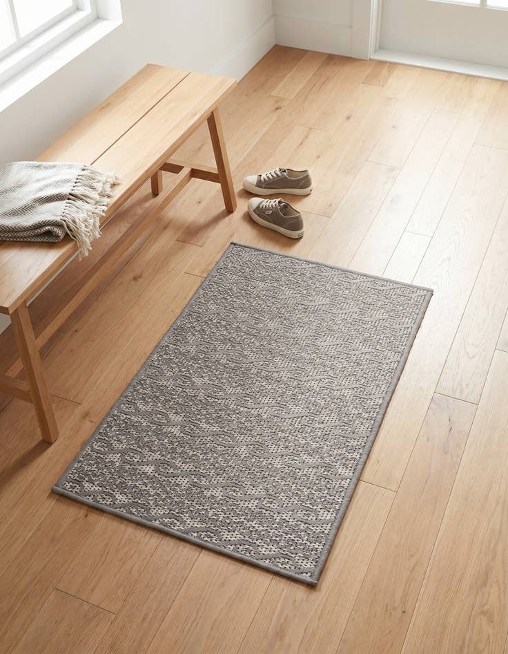 Detail image of 2' 2 x 3' Easy-Clean Modern Indoor / Outdoor Rug