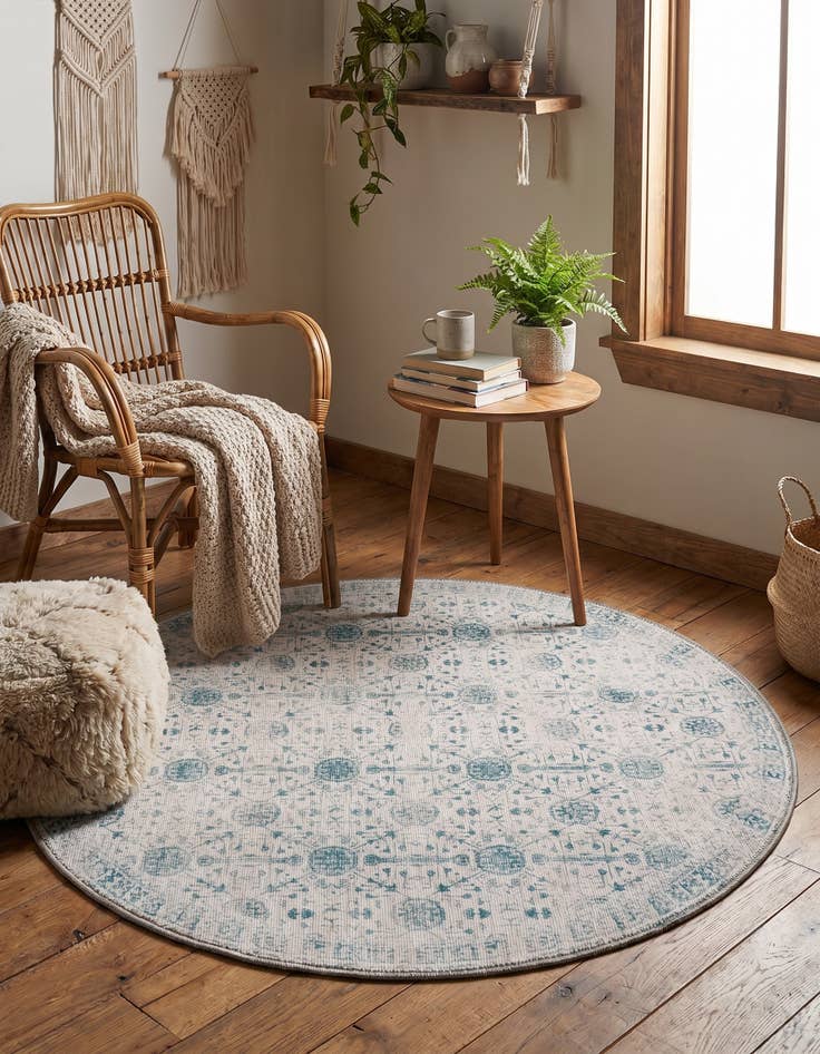 Detail image of 3' 6 x 3' 6 Washable Timeless Round Rug