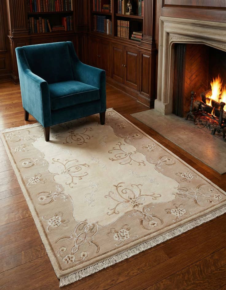 Detail image of 4' 1 x 6' 2 Hand Knotted Darya Rug