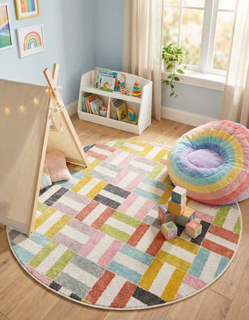 5' 3 x 5' 3 Checkered Whimsy Kids Round Rug
