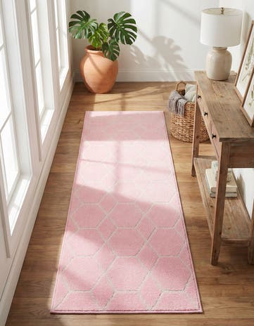 2' x 6' Lattice Frieze Runner Rug