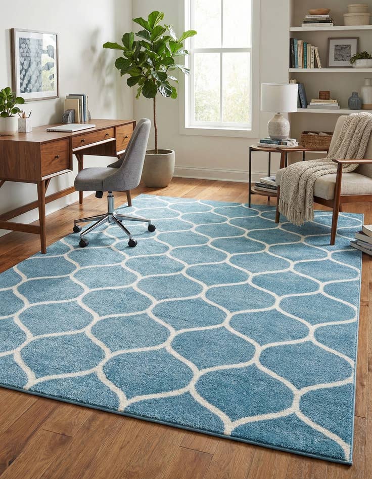 Detail image of 7' x 10' Lattice Frieze Rug