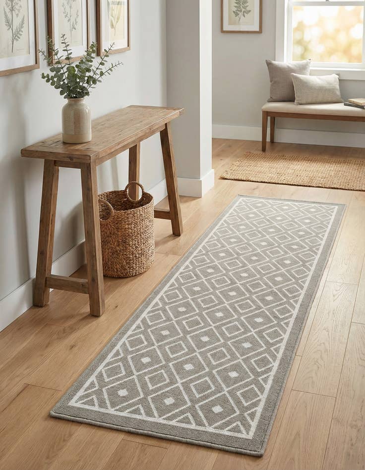 Detail image of 2' x 6' Washable Lattice Indoor / Outdoor Runner Rug