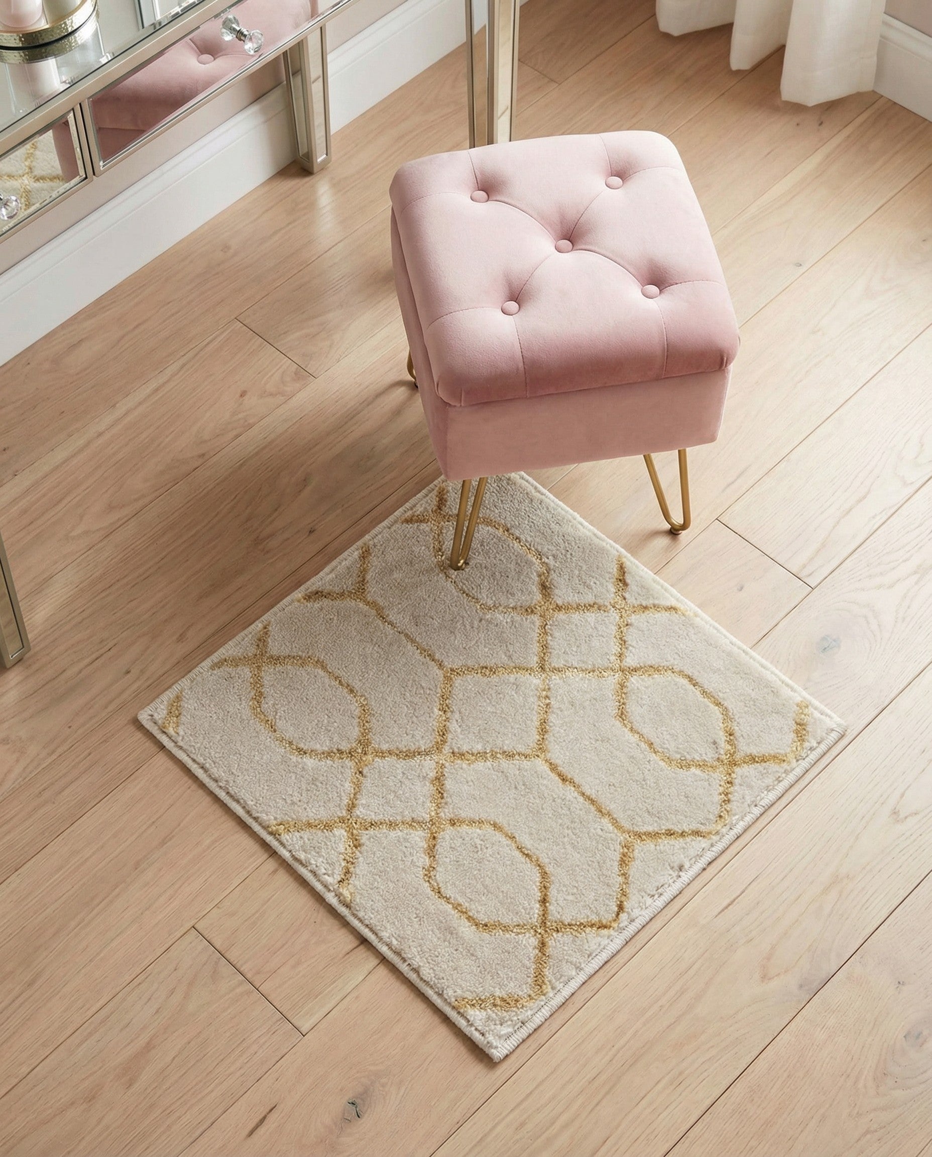 1' 4 x 1' 4 Marilyn Monroe™ Glam Trellis Sample Rug