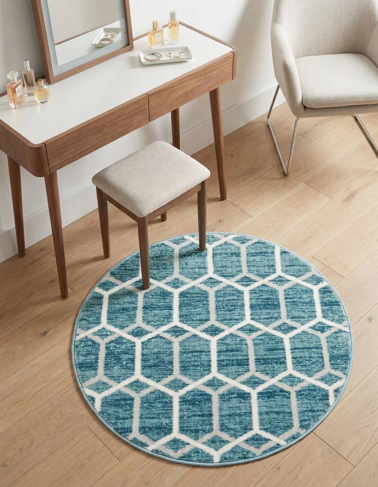 Detail image of 3' 3 x 3' 3 Lattice Trellis Round Rug