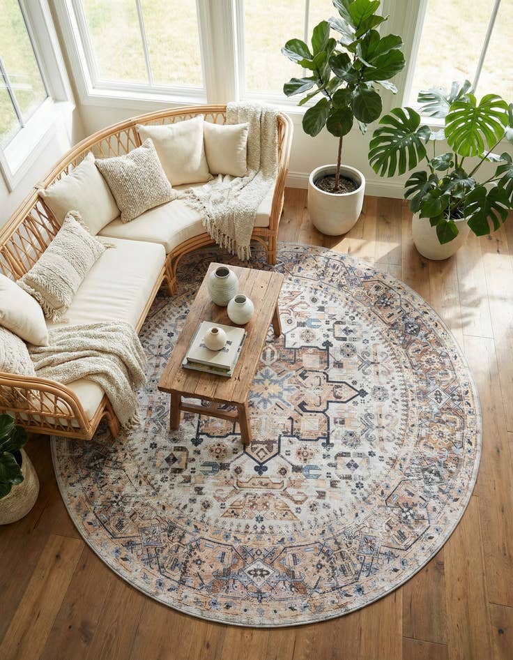 Detail image of 7' 10 x 7' 10 Washable Yara Round Rug