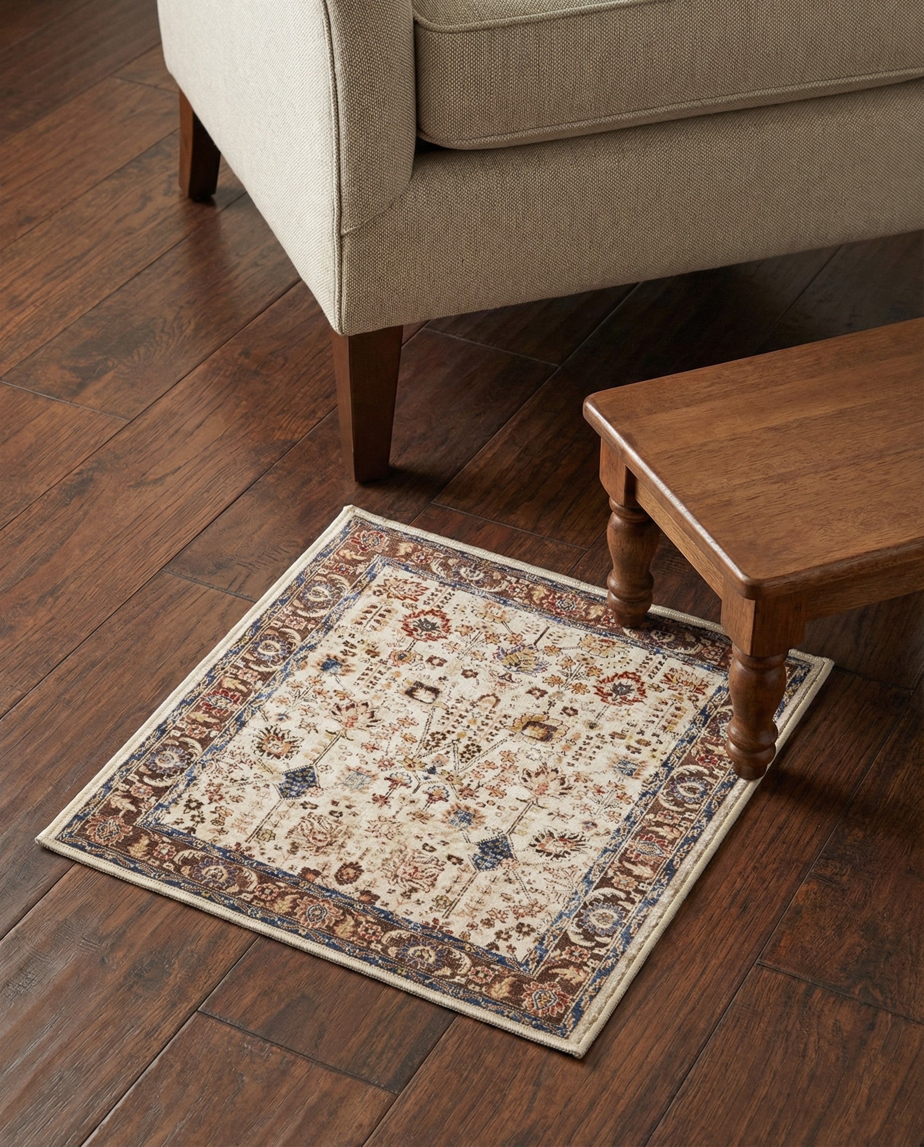 1' 4 x 1' 4 Eden Sample Rug