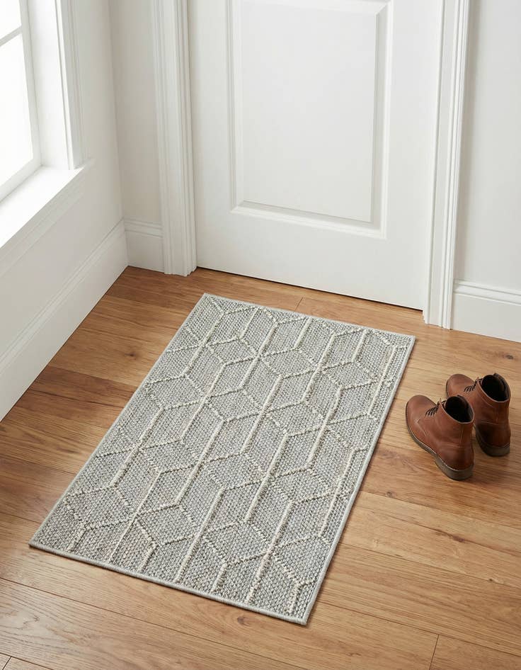 Detail image of 2' x 3' 1  Washable Trellis Indoor / Outdoor Rug