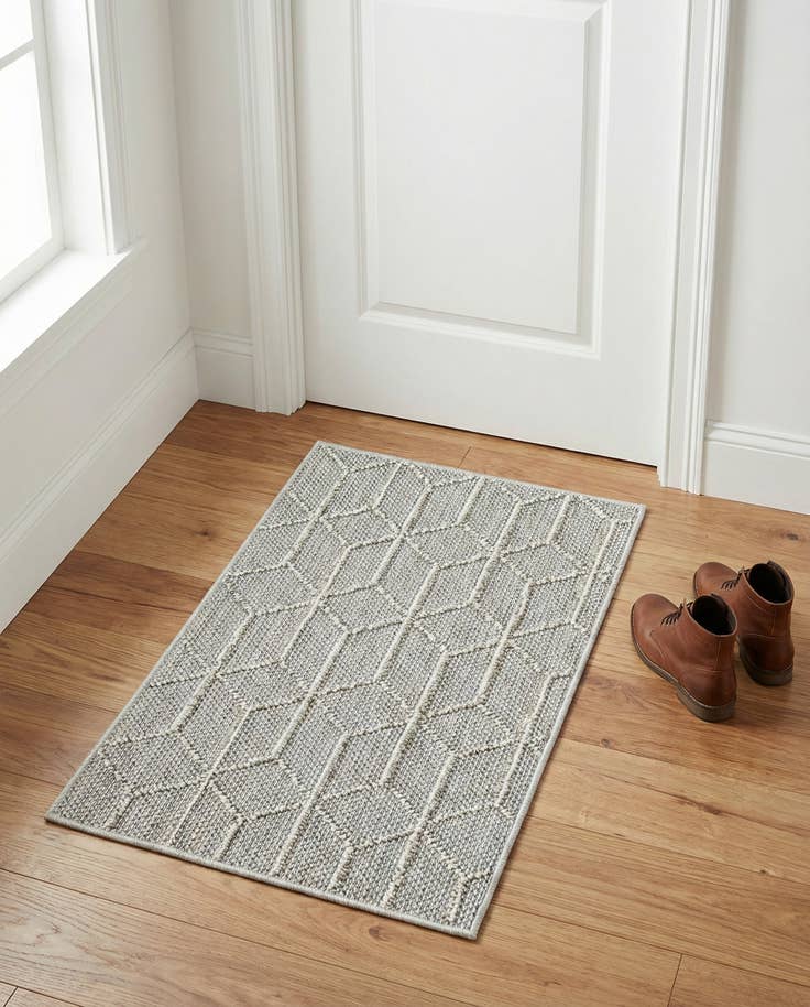 Detail image of 2' x 3' 1 Easy-Clean Lattice Indoor / Outdoor Rug