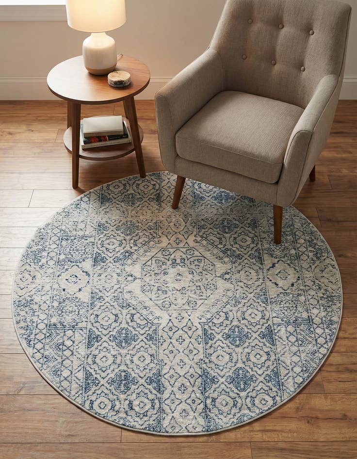 Detail image of 4' x 4' Newport Round Rug