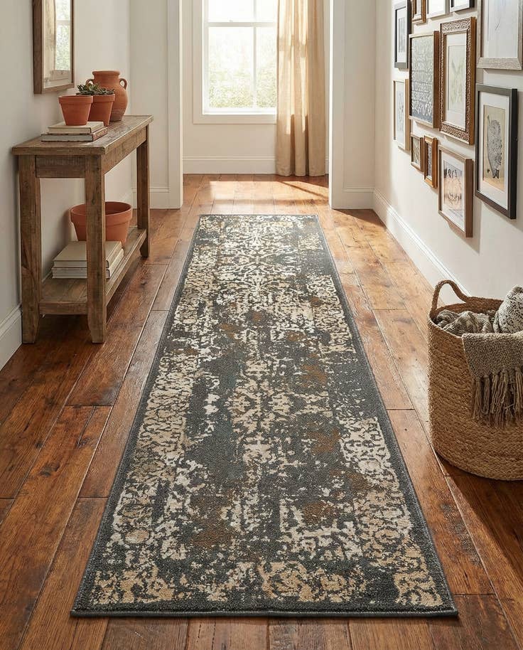 Detail image of 2' 7 x 10' Mojave Runner Rug