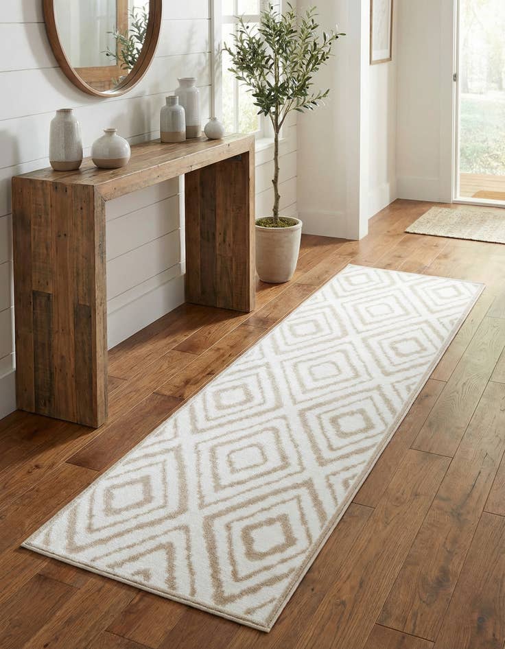 Detail image of  2' x 7' Hermitage Runner Rug