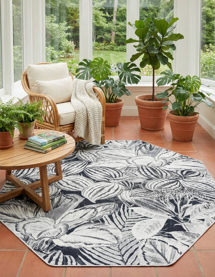 Detail image of 6' x 6' Blossom Octagon Rug