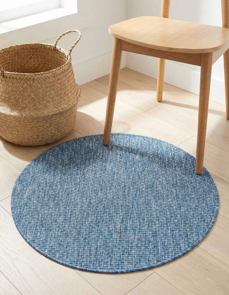 Detail image of 3' x 3' Washable Solid Indoor / Outdoor Round Rug
