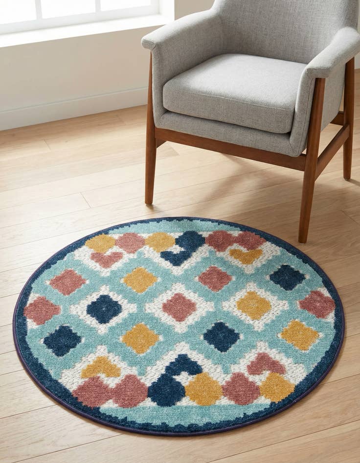 Detail image of 3' 3 x 3' 3 Easy-Clean Belize Indoor / Outdoor Round Rug