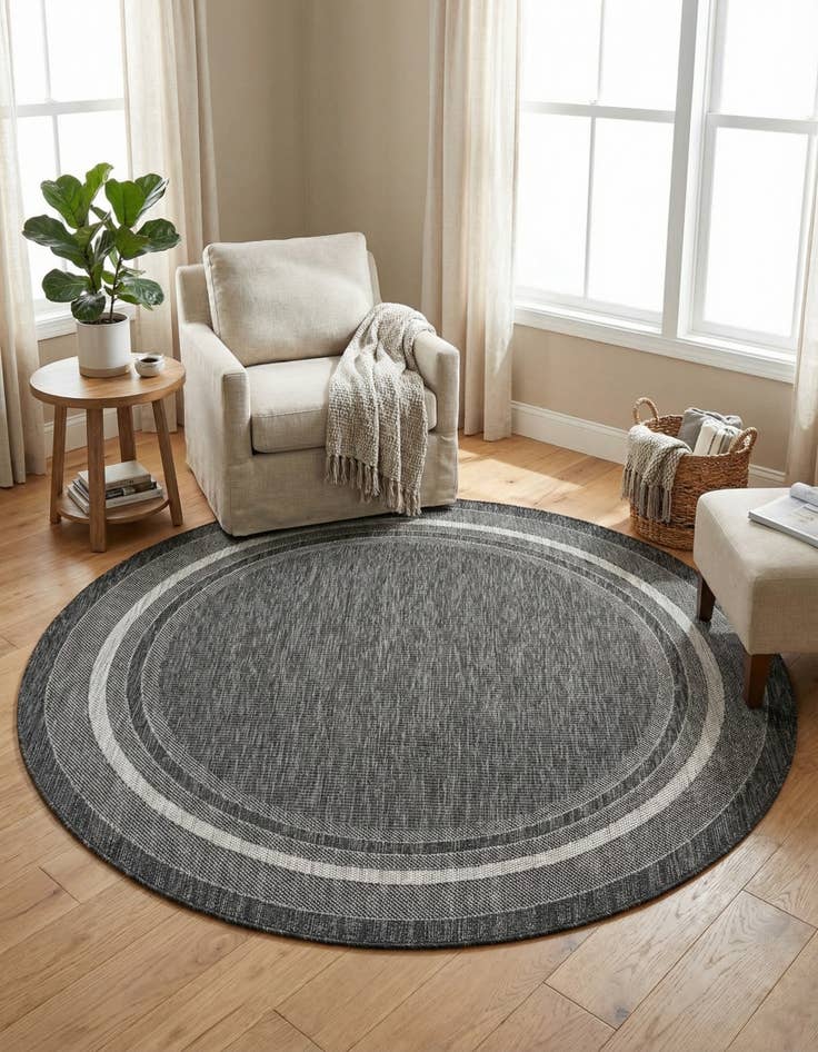 Detail image of 6' x 6' Easy-Clean Border Indoor / Outdoor Round Rug