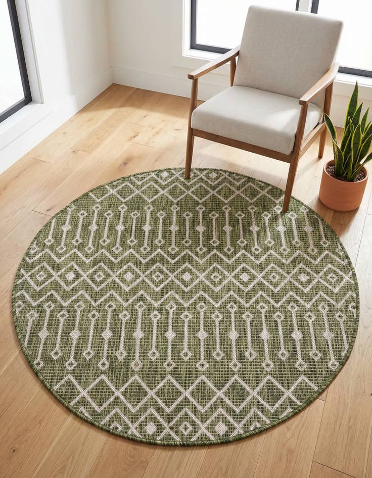 Detail image of 4' x 4' Easy-Clean Trellis Indoor / Outdoor Round Rug