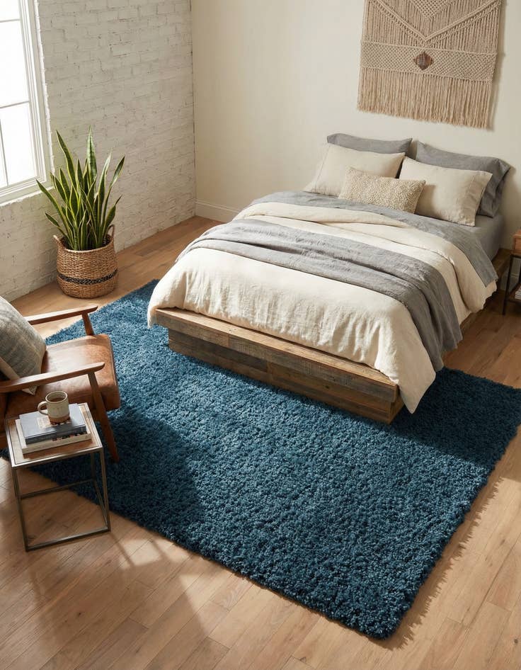 Detail image of 7' 10 x 11' Solid Shag Rug