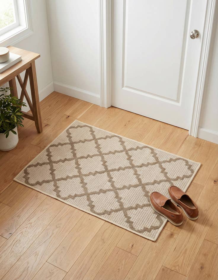 Detail image of 2' 2 x 3' Washable Lattice Indoor / Outdoor Rug