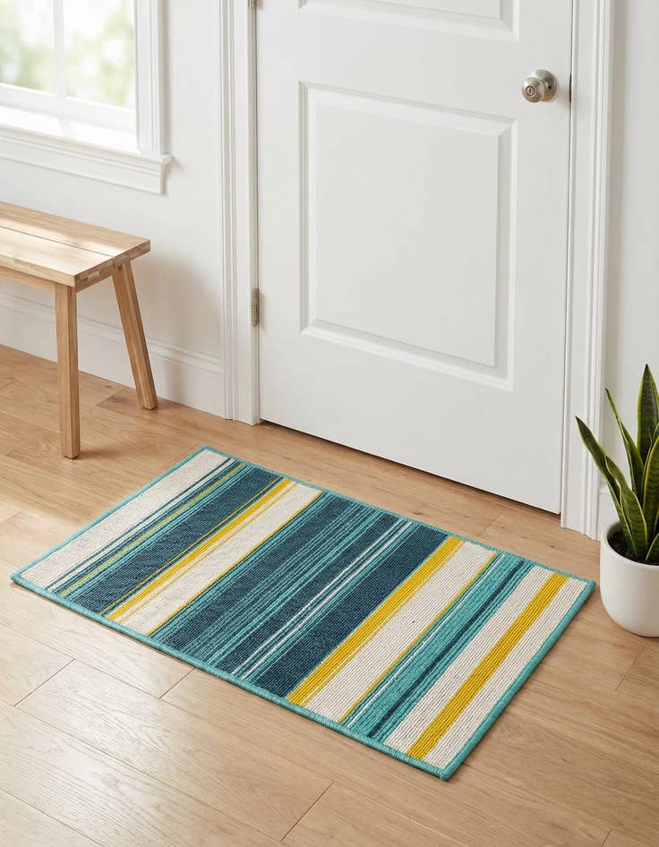 Detail image of 2' x 3' Washable Border Indoor / Outdoor Rug