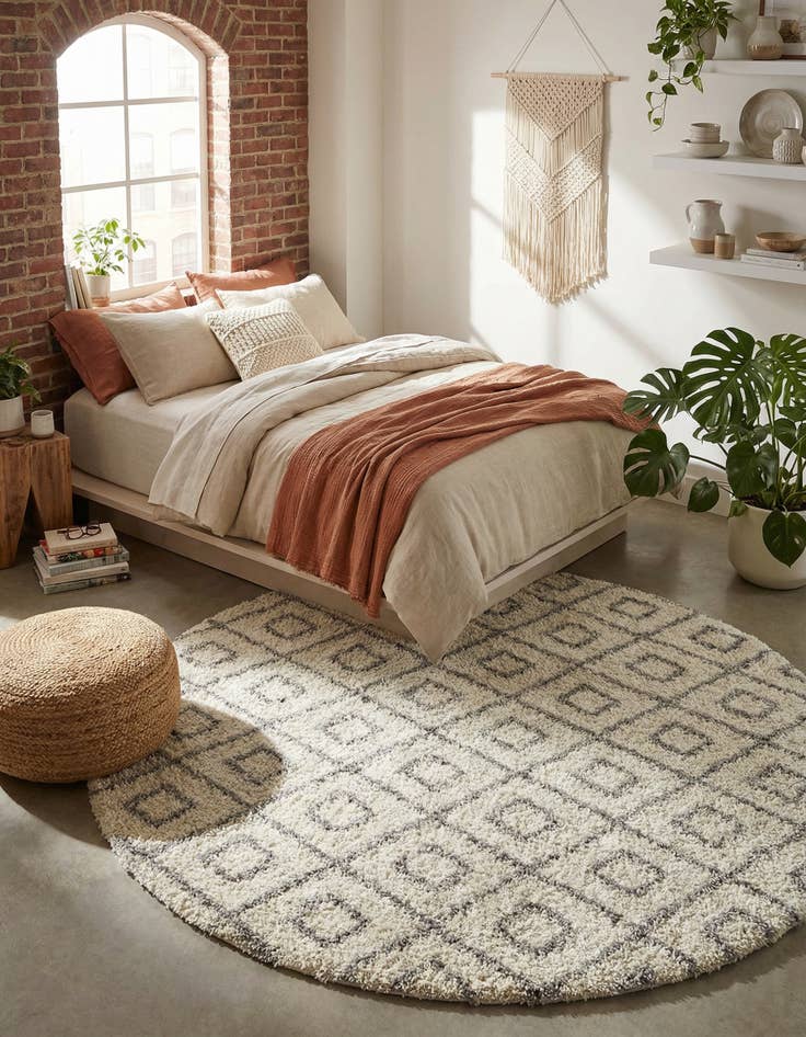 Detail image of 7' 10 x 10' Trellis Shag Oval Rug