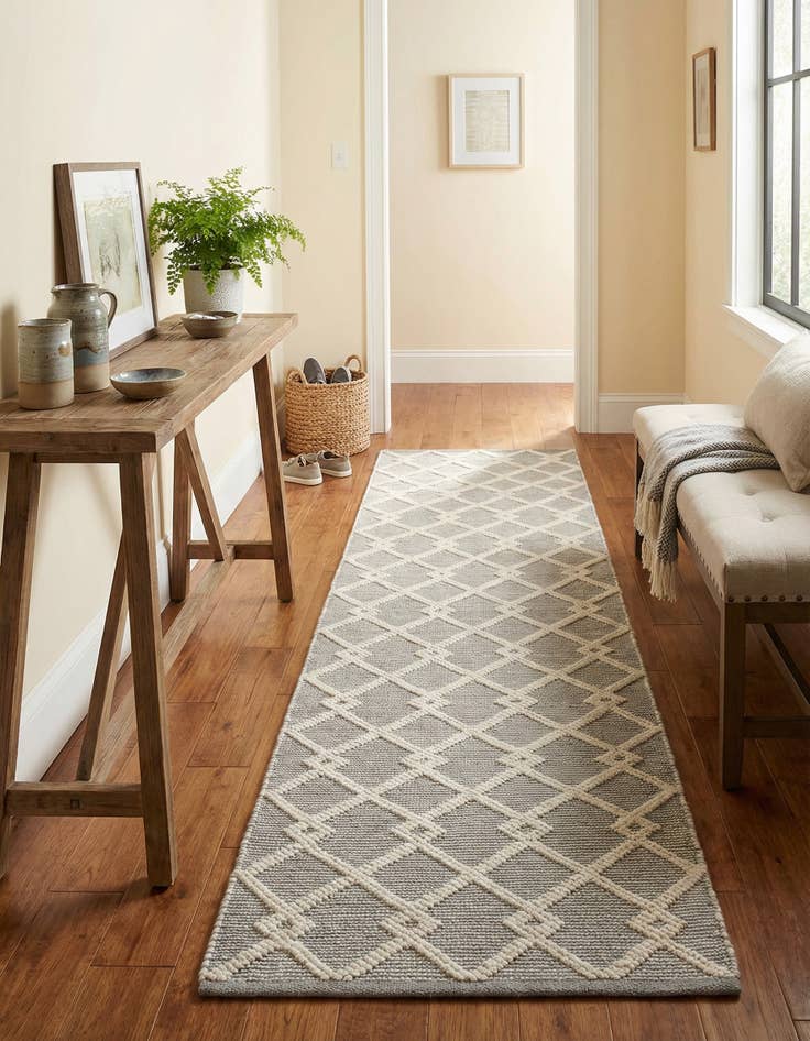 Detail image of 2' 7 x 10' Hand Knotted Jill Zarin Dorset Runner Rug