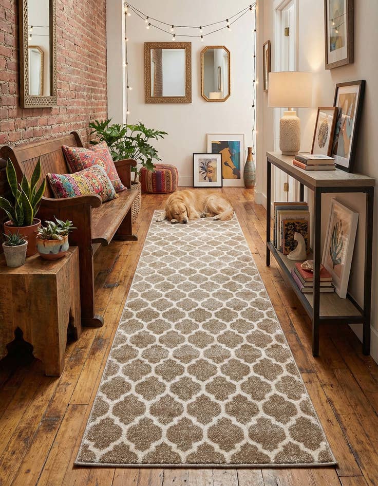 Detail image of 2' 7 x 8' Lattice Runner Rug