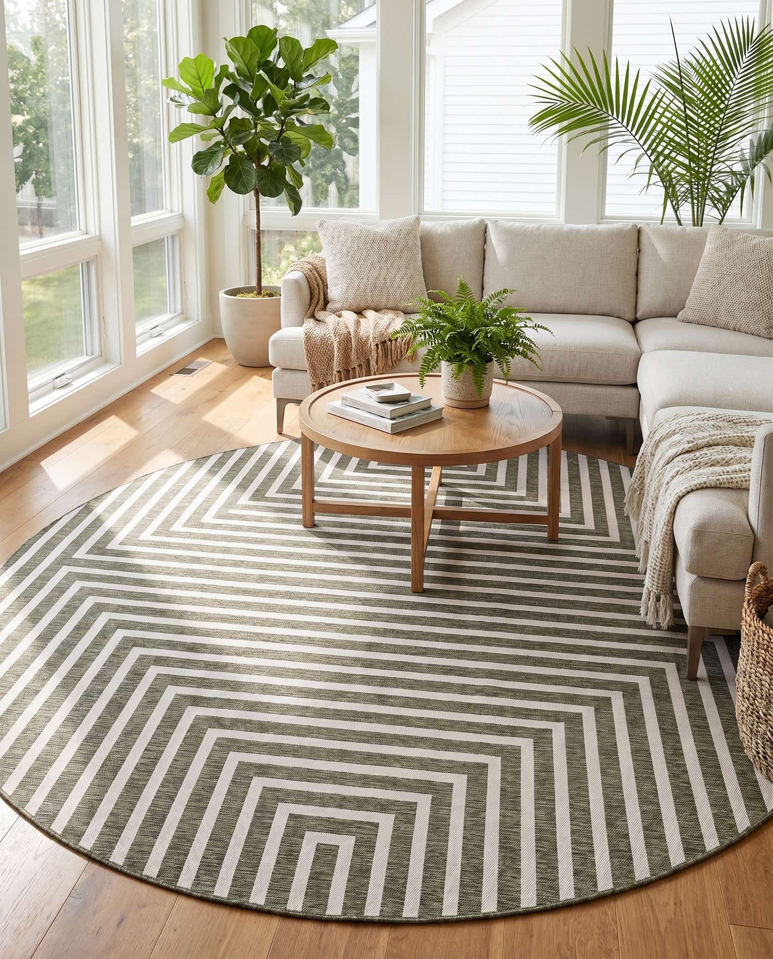 13' x 13' Easy-Clean Modern Indoor / Outdoor Round Rug