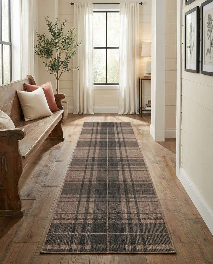2' 7 x 10' Easy-Clean Checkered Indoor / Outdoor Runner Rug