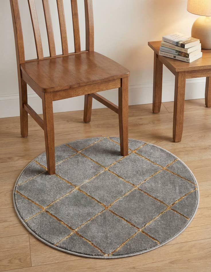 Detail image of  3' x 3' Vogue Geo Round Rug
