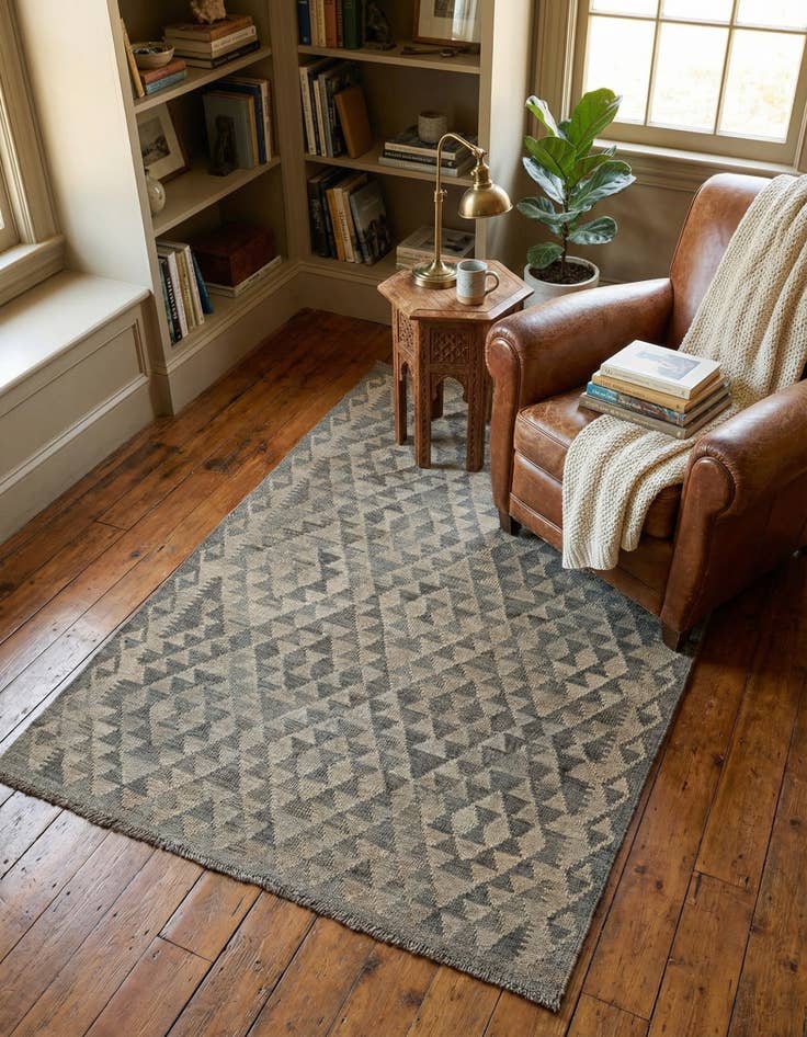 Detail image of 3' 5 x 4' 10 Hand Woven Kilim Maymana Wool Rug