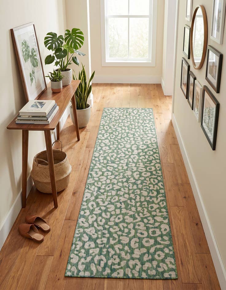Detail image of 2' 7 x 10' Easy-Clean Safari Indoor / Outdoor Runner Rug