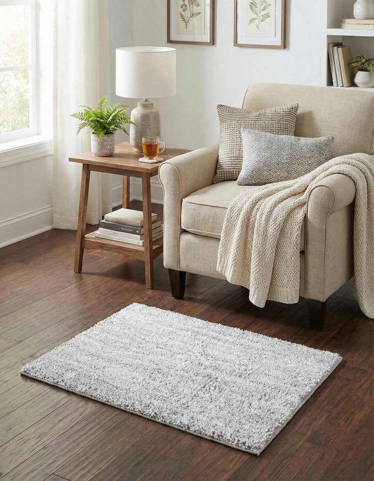 Detail image of 2' x 3' Jill Zarin Shaggy Chic Rug