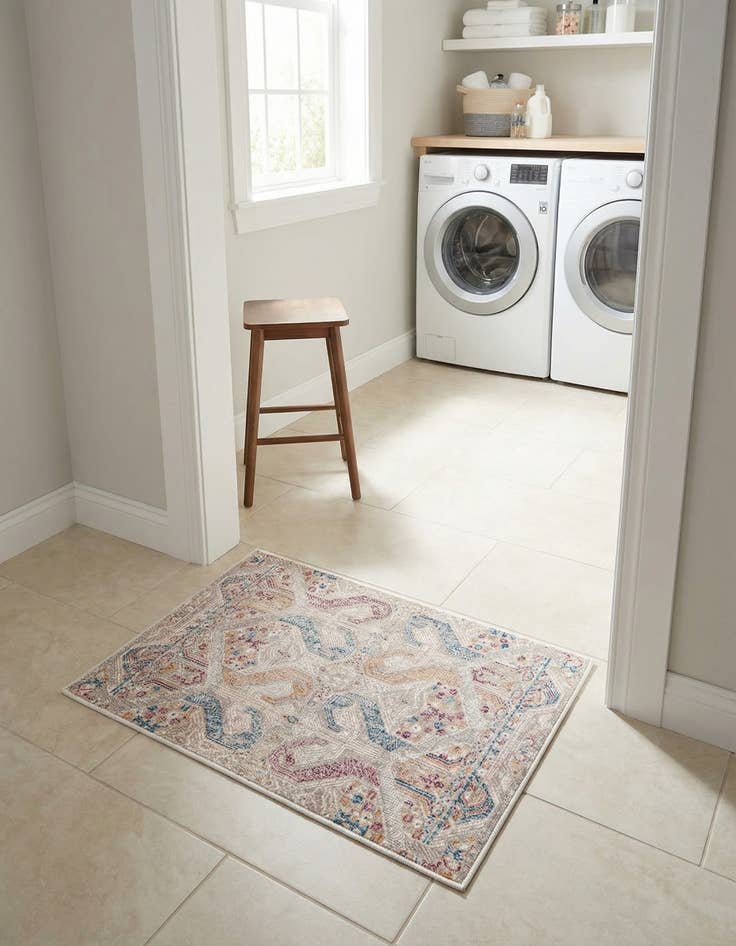 Detail image of 2' x 3' Deepa Rug