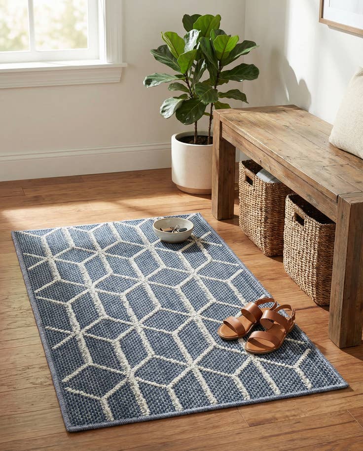 Detail image of 2' x 3' 1 Easy-Clean Lattice Indoor / Outdoor Rug