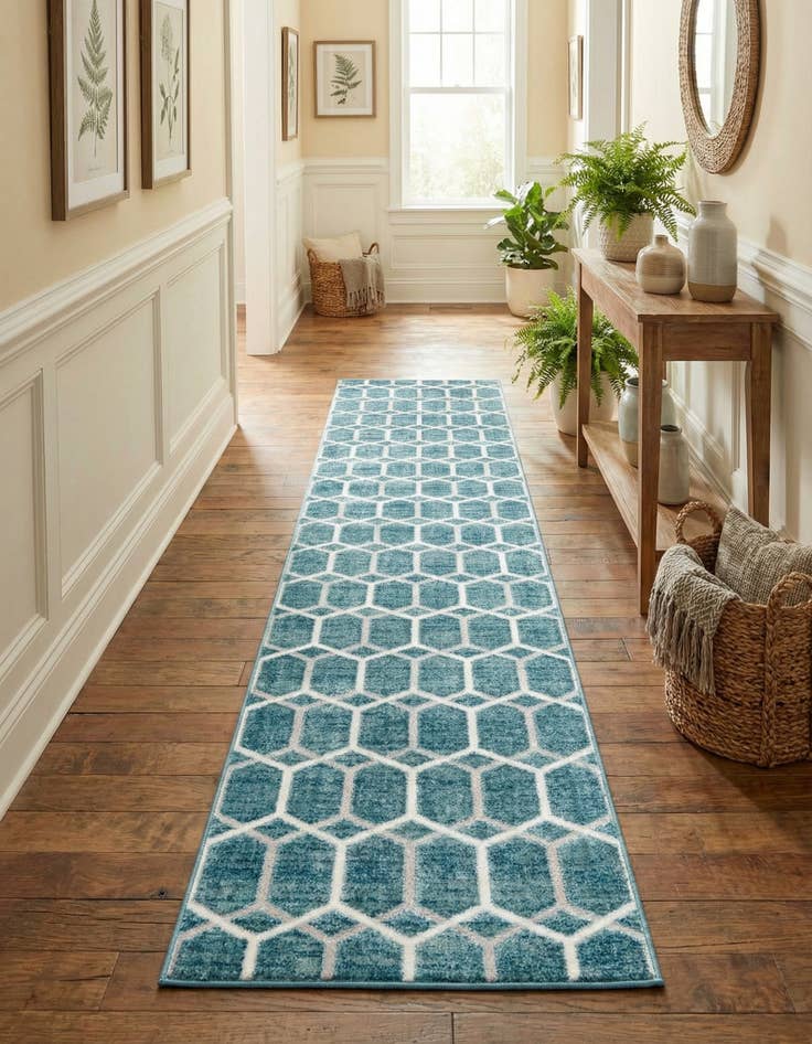Detail image of 2' 7 x 13' Lattice Trellis Runner Rug