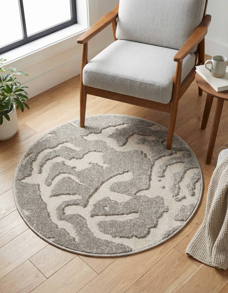 Detail image of 3' x 3' Easy-Clean Sabrina Soto Indoor / Outdoor Round Rug