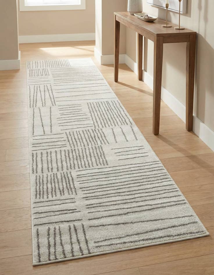 Detail image of 2' 7 x 12' Hanahan Runner Rug