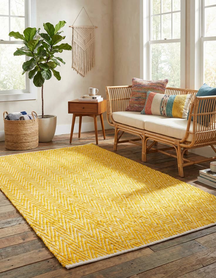 Detail image of 5' 1 x 8' Hand Woven Chindi Chevron Rug