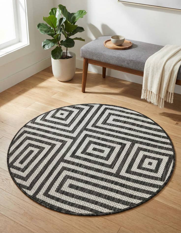 Detail image of 3' x 3' Washable Modern Indoor / Outdoor Round Rug