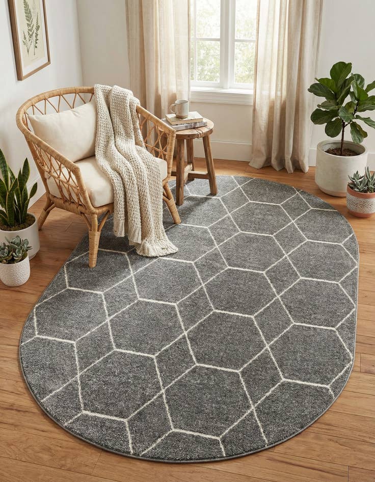 Detail image of 5' 3 x 8' Trellis Frieze Oval Rug