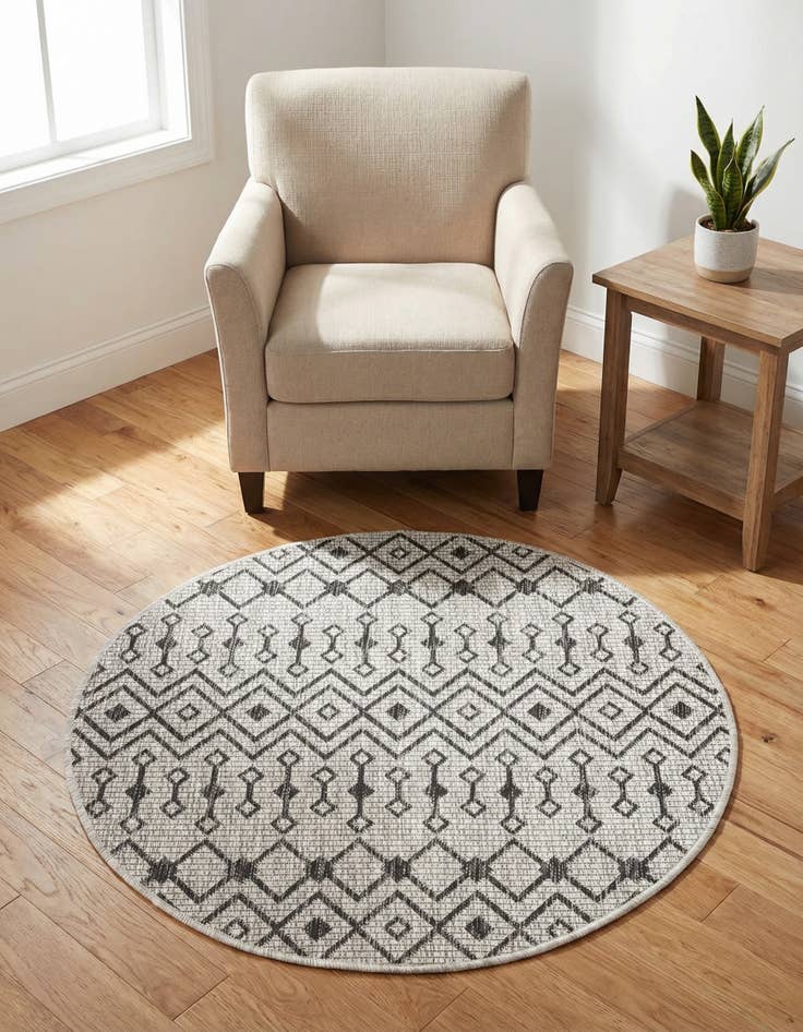 Detail image of 3' x 3'  Washable Trellis Indoor / Outdoor Round Rug