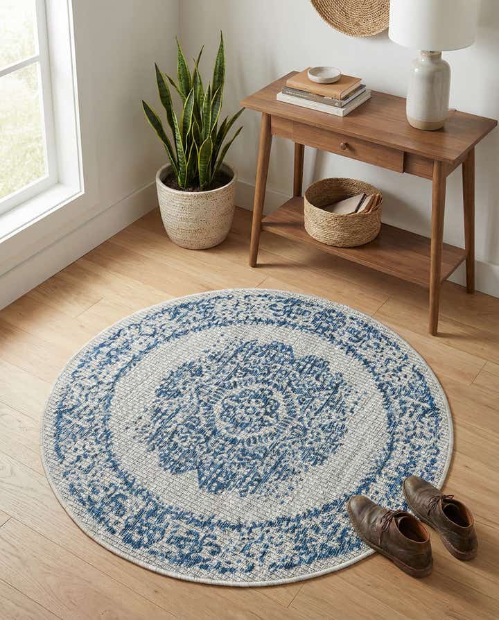 3' x 3' Easy-Clean Traditional Indoor / Outdoor Round Rug