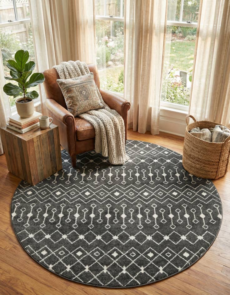 Detail image of 7' 10 x 7' 10 Moroccan Trellis Round Rug