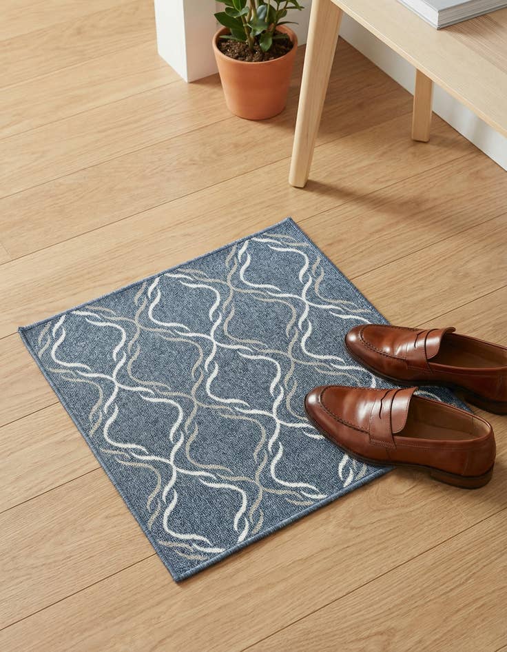 Detail image of 1' 3 x 1' 3 Washable Lattice Indoor / Outdoor Sample Rug