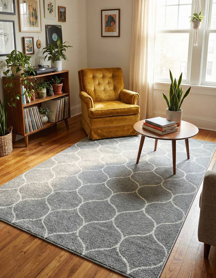 Detail image of 4' x 6' Lattice Frieze Rug